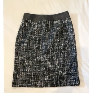Banana Republic Faux Leather Trim Pencil skirt